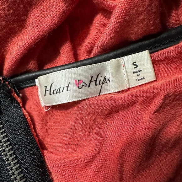 Heart and Hips Mid-length sleeve Top - Picture 3 of 3